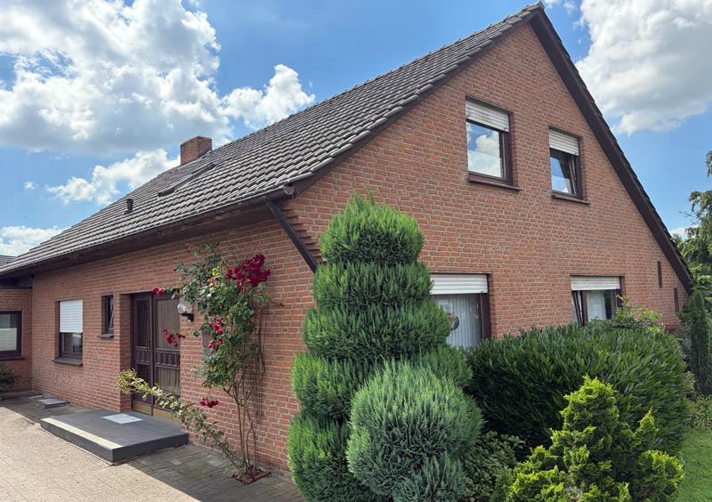 Ein- bis Zweifamilienhaus in Lindern